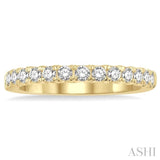 1/2 Ctw Round Cut Diamond Wedding Band in 14K Yellow Gold